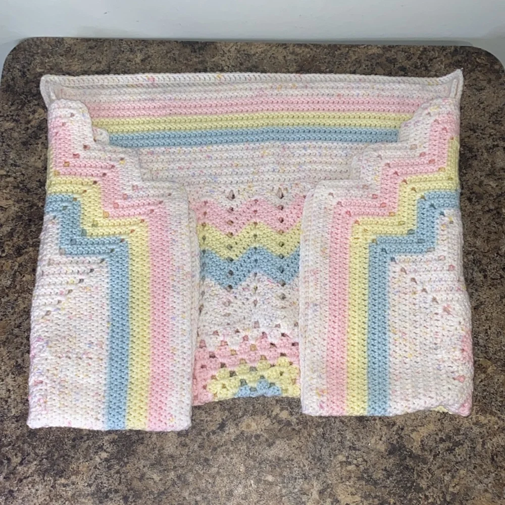 Handmade Pastel Rainbow Intricate Zig Zag Pattern Crochet Baby Blanket 40”X 40”